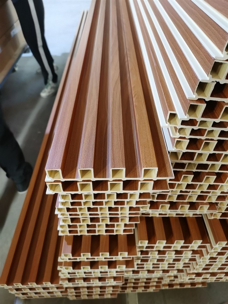 China WPC Factory Wooden Grains WPC Wall Panel
